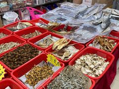 -霞涌市场海鲜摆卖区