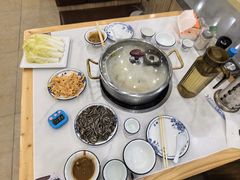 -朴小妹人参鸡汤火锅(长白山万达店)