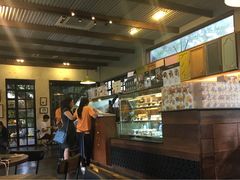-莓园冰淇淋店
