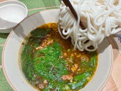 -粉八·云南米线·建水烧烤(常熟路店)