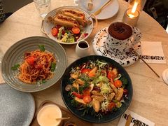 鸡肉藜麦沙拉-玲婧胡同·生日蛋糕·餐厅(嘉里城店)