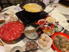 -鲜入围煮花胶鸡海鲜火锅