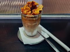 自制焦糖蜂巢糖冰拿铁-MIKAKU(万达广场上海宝山店)