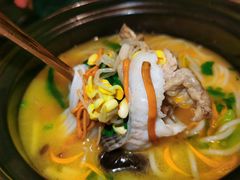 云南过桥米线-云海肴·汽锅鸡·云南菜(高德置地店)