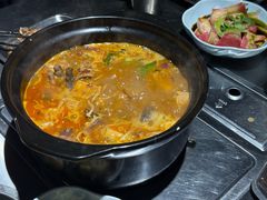 -马路牙子烧烤音乐酒馆(望京店)
