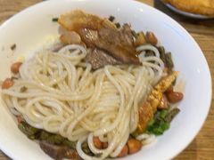 -牛八宝桂林米粉(八里庄店)