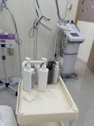 -苗方清颜专业祛痘·皮肤管理