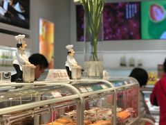面包甜点陈列柜-好利来(马家堡店)