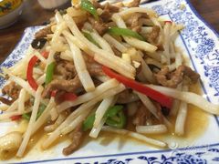 毛草根炒肉丝-老味道1992(武当山店)