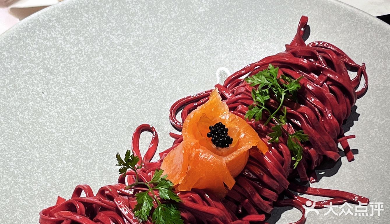 圣诞节约会好去处，就在这家新晋西餐厅🎄