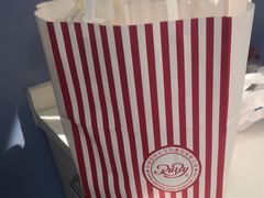 -红宝石·鲜奶小方·海派西点房(金杨店)