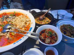 石锅海鲜酿豆腐-坛宗剁椒鱼头(河西王府井店)