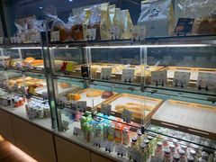 面包甜点陈列柜-花园饼屋·吐司蛋糕面包(星海店)
