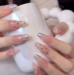 -丽心自助美甲美睫