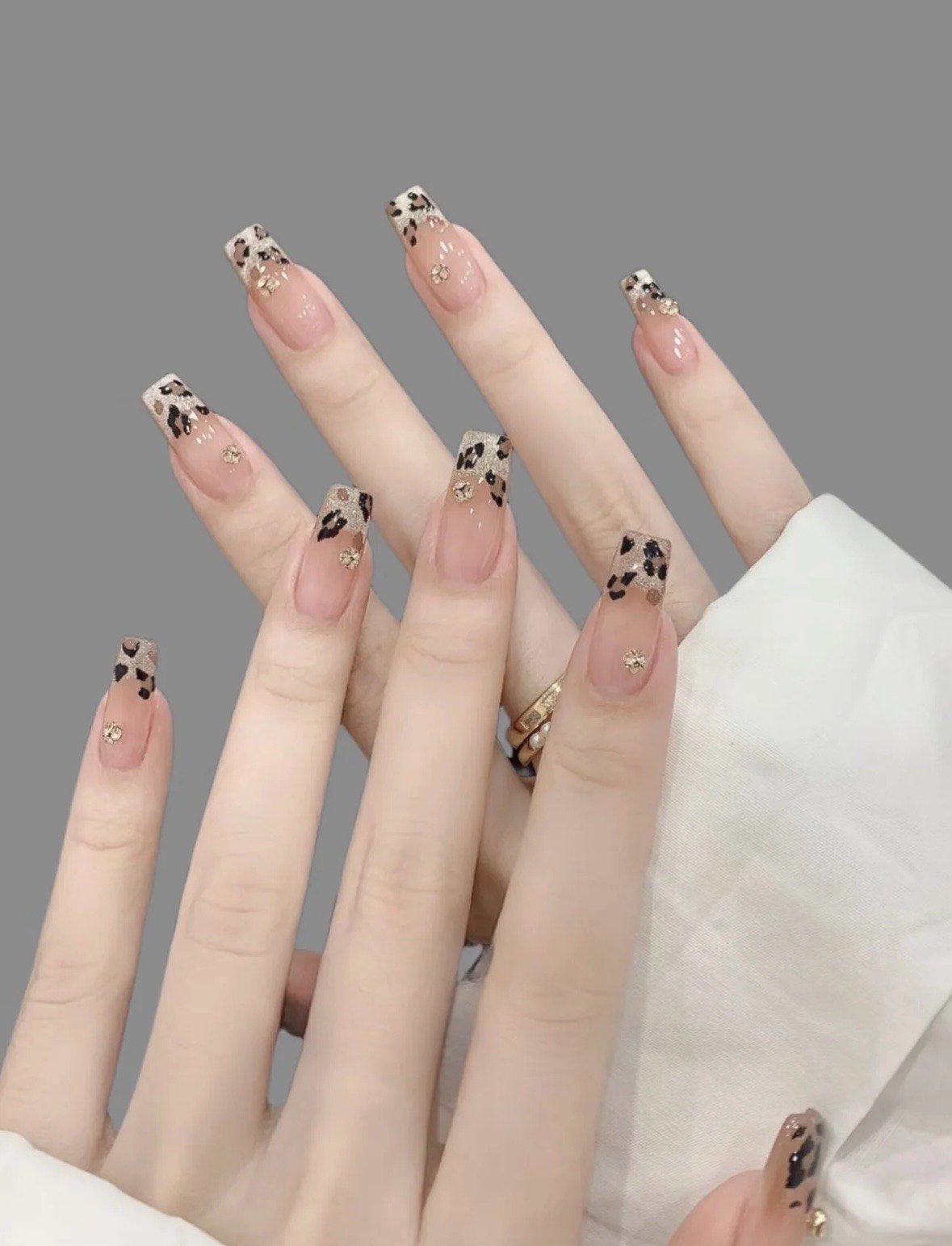 百搭气质美甲!巨显温柔.