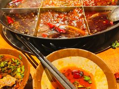 -周小明火锅(黑金冠社区店)