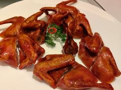 脆皮乳鸽-利苑酒家(合景国际金融广场店)