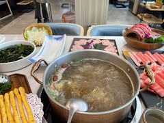 -菌子鲜汤野生菌锅