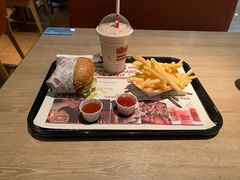 -The Habit Burger Grill 哈比特汉堡(复兴soho店)