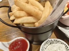 炸薯条配黑松露酱-1886德国汽车餐厅(外滩中央店)