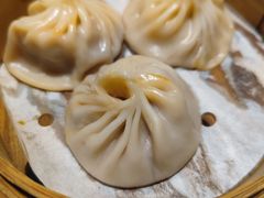 蟹粉汤包-松鹤面馆·古法焖肉面(观前店)