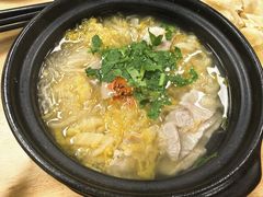 砂锅酸菜五花肉-筋饼豆腐脑一绝