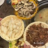 来昆明我只做一件事！！吃菌子火锅！！ 