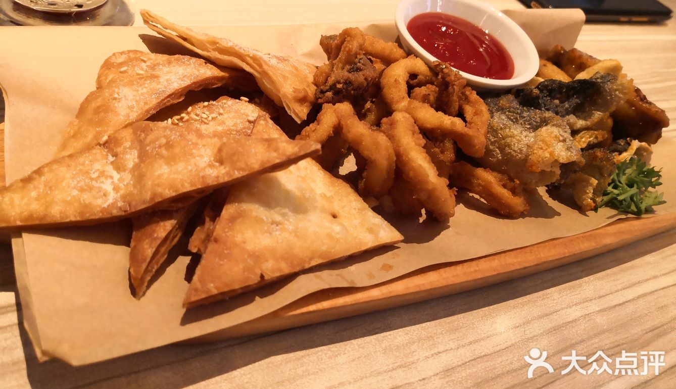 小蛋糕也好吃！小龙虾不够入味