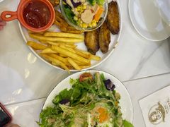 -丽莎沙拉轻食餐厅(国贸店)