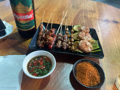 -乔岩保应烧烤店