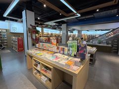 -新华书店(泉城路店)
