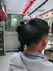点击看大图 -首脑美发沙龙