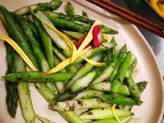 松露酱炒鲜芦笋-鹿港小镇(悠唐店)