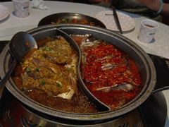 -阿瓦山寨·湘菜现炒·剁椒鱼头王(咸阳总店)