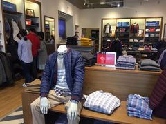 -TommyHilfiger(惠隆贵安奥特莱斯店)