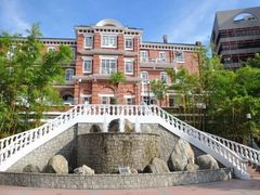 -香港大学