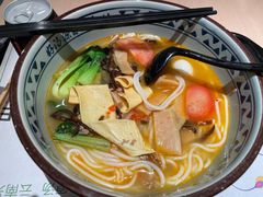 -蒙自源米线大王(东站店)