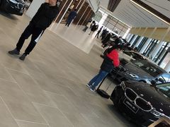 -上海宝宁宝马4S店