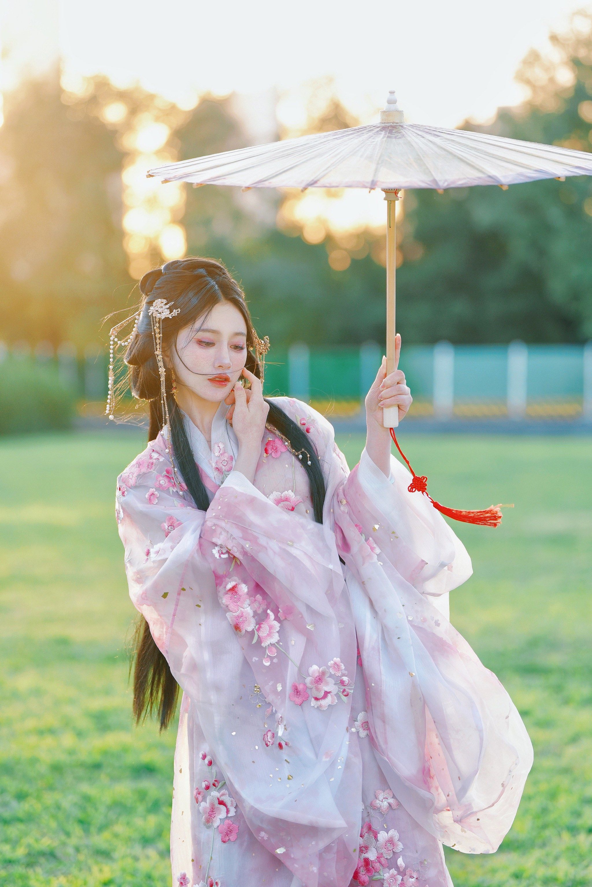 变成仙女了🧚‍♀️,汉服也太美了,都给我去穿