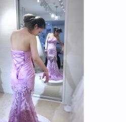 礼服-Flora婚纱礼服定制租赁店