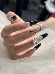 -芊屿芊浔美甲