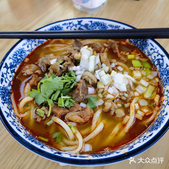 四十里铺大漠鼓楼羊汤羊肉面