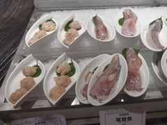 -雍容荟活帝王蟹活龙虾自助(苏宁旗舰店)