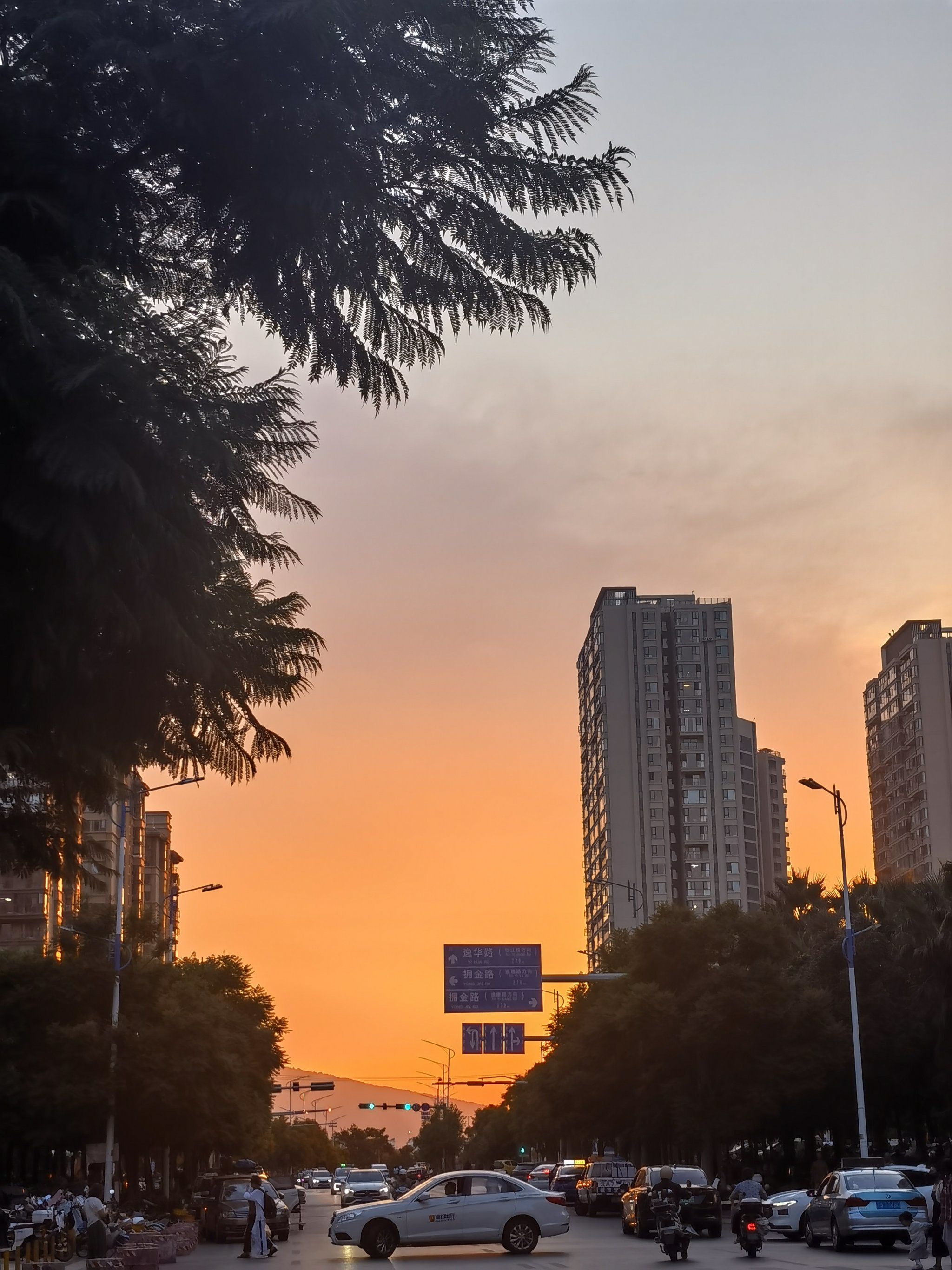 喜欢昆明傍晚的天空