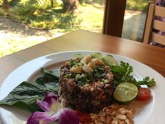 -Chom Cafe and Restaurant