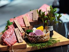 -山川小町·极番烧肉(新地假日广场店)