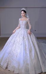 -派丽莫Pellimo原创设计婚纱品牌