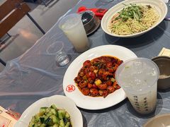 -肥肥虾庄·金牌油焖大虾(杨园滨江时代walk店)