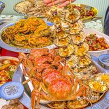 秋天的第一顿大闸蟹你想喝谁一起吃[调皮]