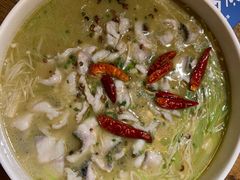 招牌酸菜鱼（必点）-爱啤精酿·民谣酒馆(滨江店)